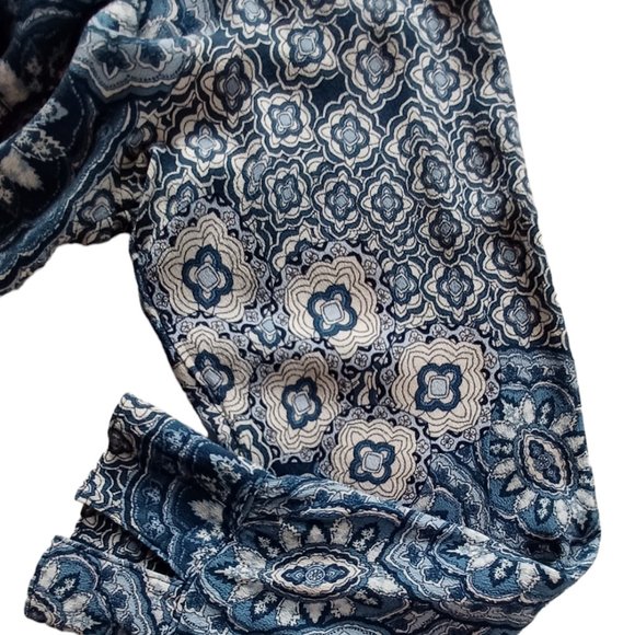 H&M Boho Blue and White Print V-neck Blouse size 6 - Picture 3 of 5